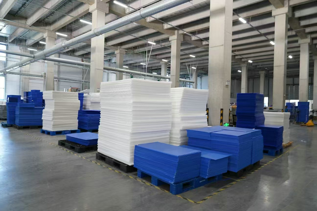 中空板車(chē)間